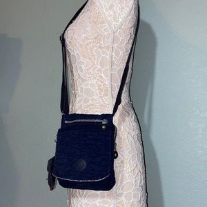 Kipling Eldorado in beige Like New